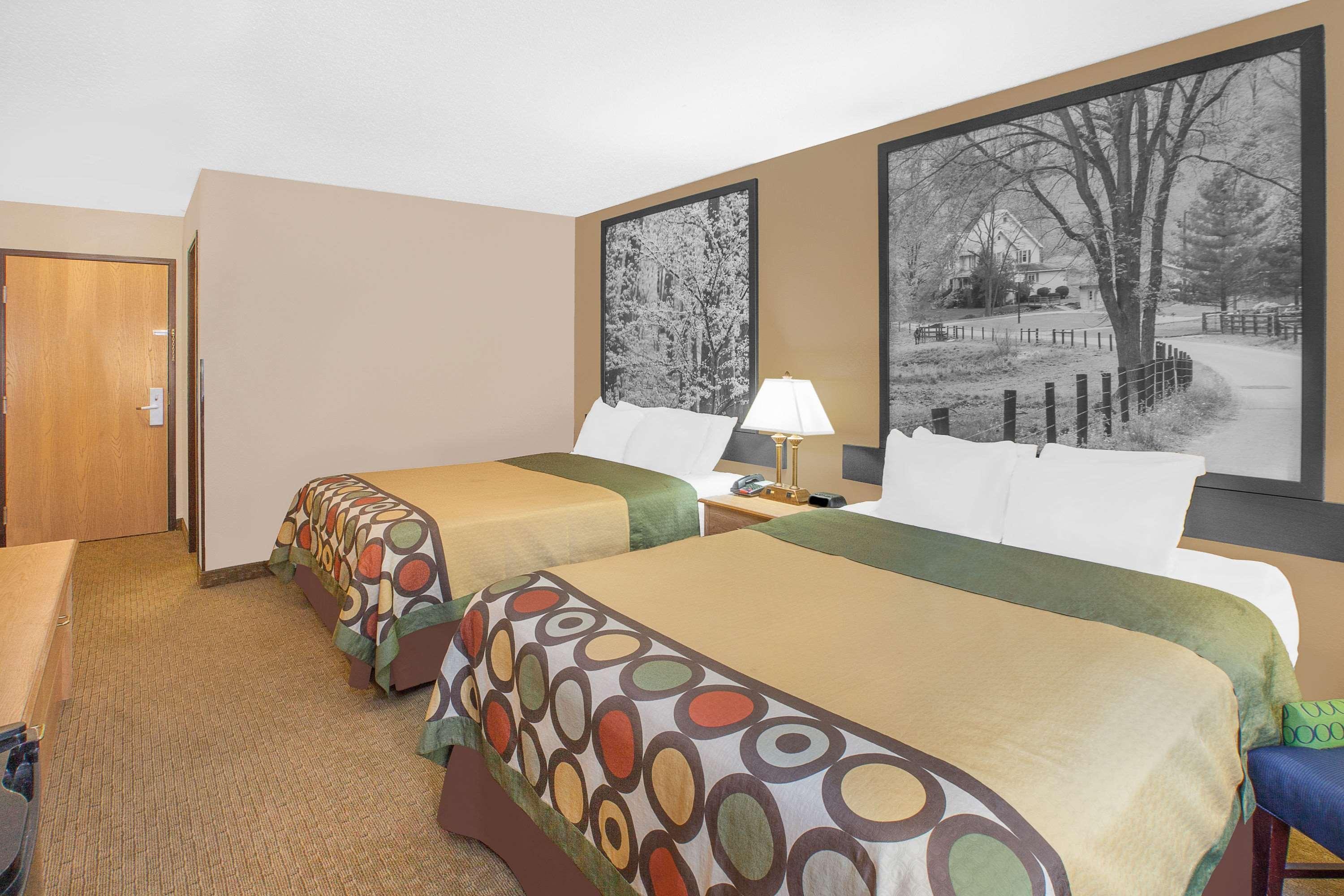 Super 8 By Wyndham Seville Exterior foto