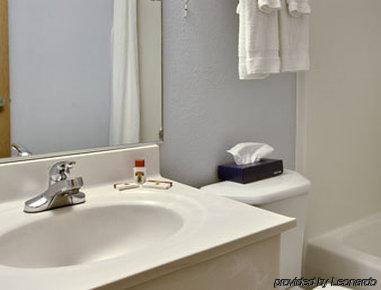 Super 8 By Wyndham Seville Habitación foto